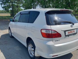 2004 Toyota Ipsum II (M20) Рестайлинг, белый, 950000 рублей, вид 3