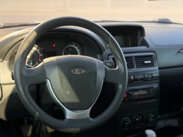 2016 Lada (ВАЗ) Priora I Рестайлинг, белый, 660000 рублей - вид 12