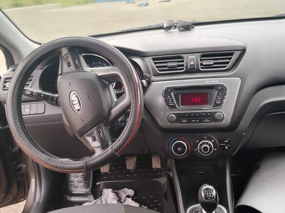 2014 Kia Rio III, коричневый, 1000000 рублей - вид 6