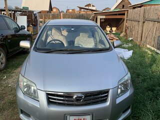 2010 Toyota Corolla Axio X (E140, E150) Рестайлинг, серебристый, 1100000 рублей, вид 2