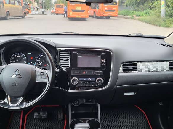 2015 Mitsubishi Outlander III Рестайлинг 2, чёрный, 1350000 рублей - вид 9