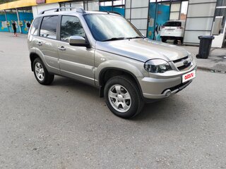 2018 Chevrolet Niva I Рестайлинг, коричневый, 700000 рублей, вид 3