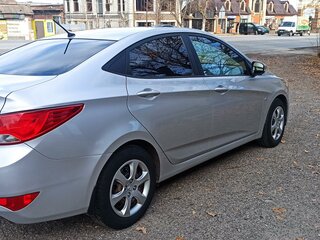 2015 Hyundai Solaris I Рестайлинг, серый, 980000 рублей, вид 5