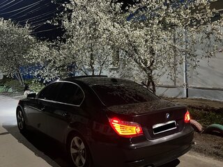 2004 BMW 5 серии 530i V (E60/E61), чёрный, 999999 рублей, вид 1