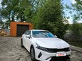 2022 Kia K5 III, белый, 3100000 рублей - вид 3