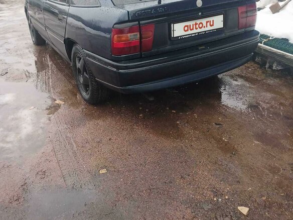 1995 Opel Vectra KAT A, зелёный, 70000 рублей - вид 2