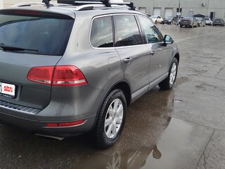 2014 Volkswagen Touareg II, серый, 1700000 рублей, вид 4