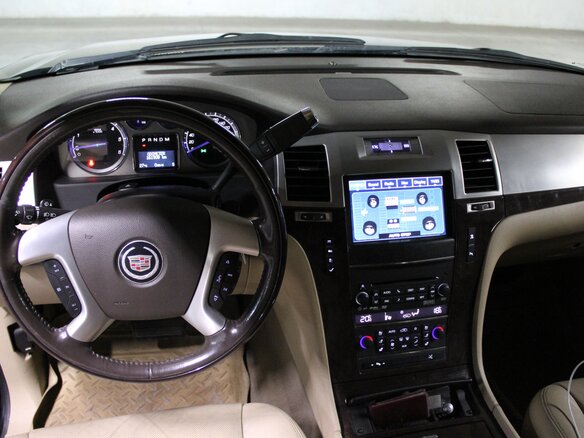 2010 Cadillac Escalade III, чёрный, 2500000 рублей - вид 6
