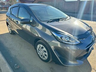 2018 Toyota Aqua I Рестайлинг 2, серый, 1150000 рублей, вид 3