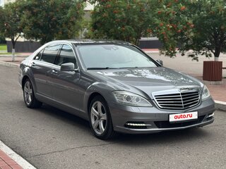 2010 Mercedes-Benz S-Класс 500 V (W221) Рестайлинг, серый, 1450000 рублей, вид 3