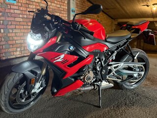 2022 BMW S 1000 R, красный, 1395000 рублей, вид 5