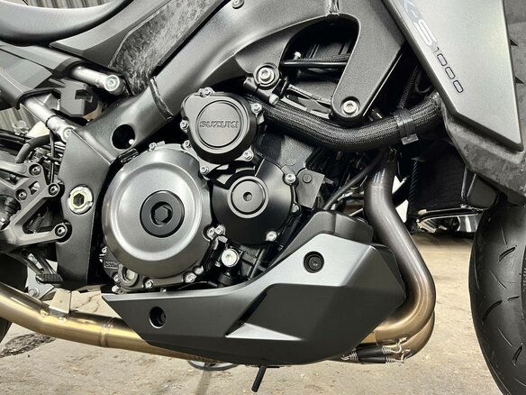 2021 Suzuki GSX-S 1000, чёрный, 1250000 рублей - вид 16