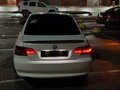 2009 BMW 3 серии 320i V (E90/E91/E92/E93), белый, 875000 рублей - вид 5