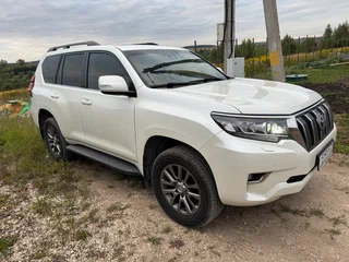 2017 Toyota Land Cruiser Prado 150 Series Рестайлинг 2, белый, 4695000 рублей, вид 2
