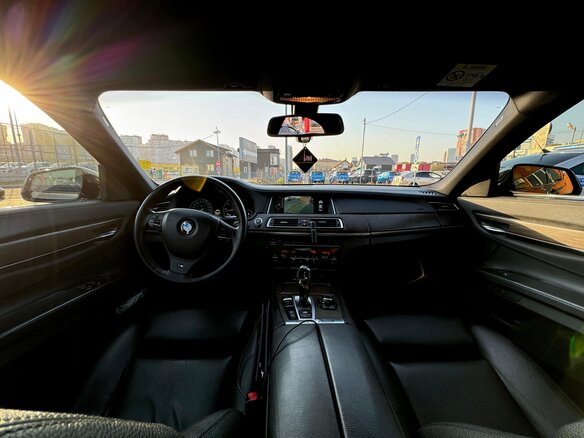 2013 BMW 7 серии 730d xDrive V (F01/F02/F04) Рестайлинг, чёрный, 2600000 рублей - вид 8