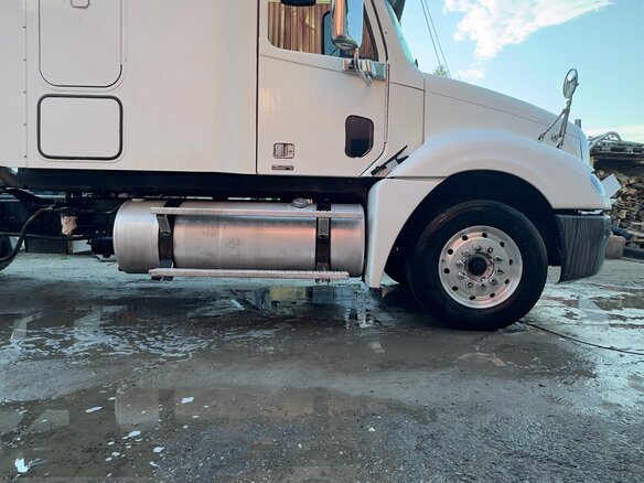 2003 Freightliner Columbia, белый, 3500000 рублей - вид 16
