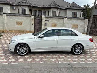 2009 Mercedes-Benz E-Класс 250 5G-Tronic IV (W212, S212, C207), белый, 1100000 рублей, вид 1