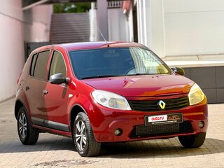 2011 Renault Sandero I, красный, 299999 рублей, вид 3