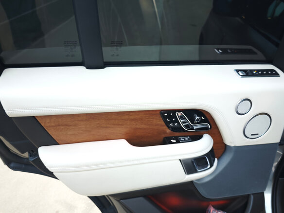 2018 Land Rover Range Rover IV Рестайлинг, бежевый, 7999908 рублей - вид 20