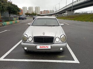1997 Mercedes-Benz E-Класс 240 II (W210, S210), серебристый, 175000 рублей, вид 1