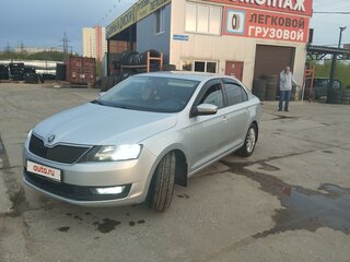 2017 Skoda Rapid I Рестайлинг, серебристый, 880000 рублей, вид 1