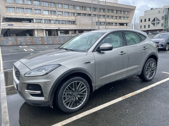 2021 Jaguar E-Pace I Рестайлинг, серый, 5690000 рублей - вид 5