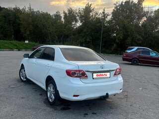 2013 Toyota Corolla X (E140, E150) Рестайлинг, белый, 850000 рублей, вид 5