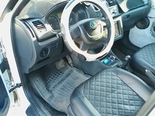 2011 Skoda Fabia II Рестайлинг, белый, 660000 рублей, вид 5