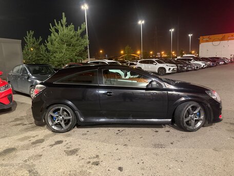 2010 Opel Astra GTC H Рестайлинг, чёрный, 600000 рублей, вид 4
