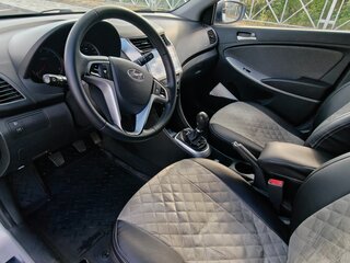2013 Hyundai Solaris I, серый, 720000 рублей, вид 5