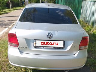 2014 Volkswagen Polo V, серебристый, 800000 рублей, вид 2