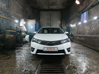 2014 Toyota Corolla XI (E160, E170, E180), белый, 1500000 рублей, вид 3