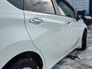 2018 Nissan Note e-Power II Рестайлинг, белый, 1369000 рублей, вид 4