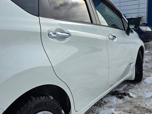 2018 Nissan Note e-Power II Рестайлинг, белый, 1369000 рублей - вид 3
