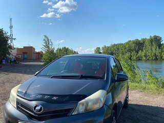 2011 Toyota Vitz III (XP130), серый, 650000 рублей, вид 3
