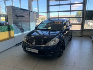 Nissan Tiida I