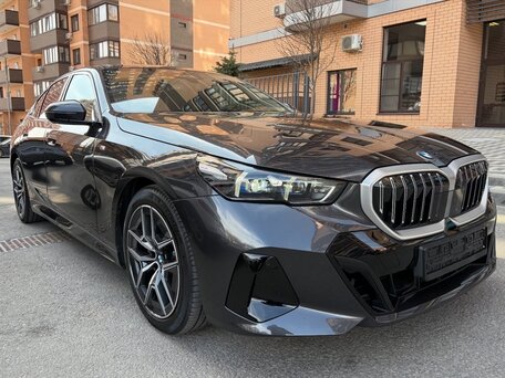 2024 BMW 5 серии 523d VIII (G60/G61/G68), серый, 7120000 рублей, вид 2