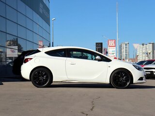 2013 Opel Astra GTC J Рестайлинг, белый, 780000 рублей, вид 4