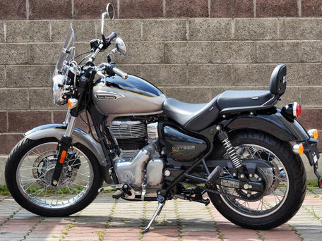 2026 Royal Enfield Meteor, серый, 528000 рублей, вид 4