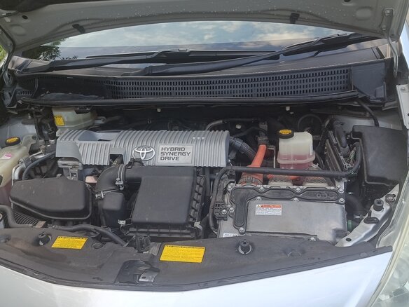 2011 Toyota Prius Alpha I (ZVW40/41), серебристый, 1380000 рублей - вид 8