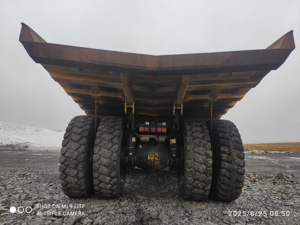 2021 Komatsu HD785-7, золотистый, 150000000 рублей - вид 2
