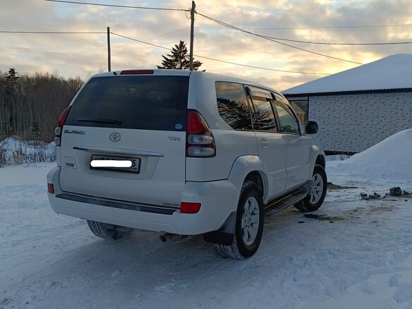 2005 Toyota Land Cruiser Prado 120 Series, белый, 1800000 рублей - вид 3