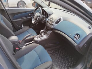 2013 Chevrolet Cruze I Рестайлинг, серый, 797000 рублей, вид 3