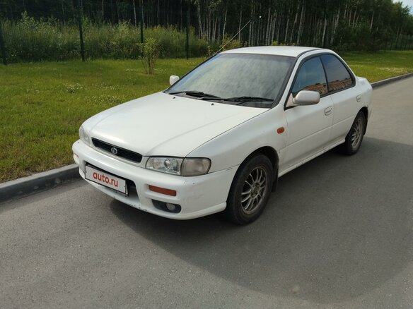 2000 Subaru Impreza I, белый, 494000 рублей