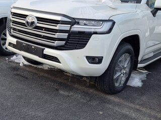 2022 Toyota Land Cruiser 300 Series, белый, 12000000 рублей, вид 1
