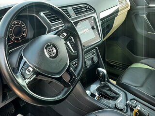2018 Volkswagen Tiguan II, чёрный, 2670000 рублей, вид 4
