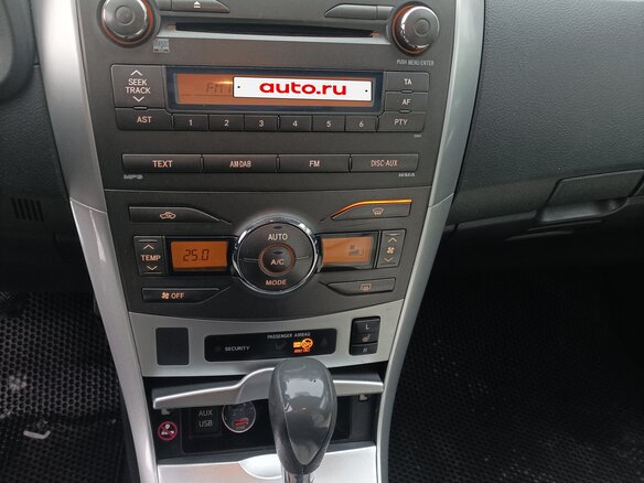 2011 Toyota Corolla X (E140, E150) Рестайлинг, чёрный, 870000 рублей - вид 7