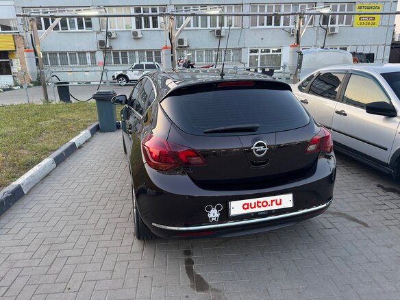 2015 Opel Astra J Рестайлинг, коричневый, 970000 рублей - вид 9