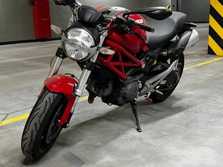 2013 Ducati Monster 696, красный, 530000 рублей, вид 4