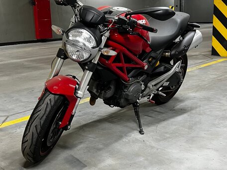 2013 Ducati Monster 696, красный, 530000 рублей, вид 4